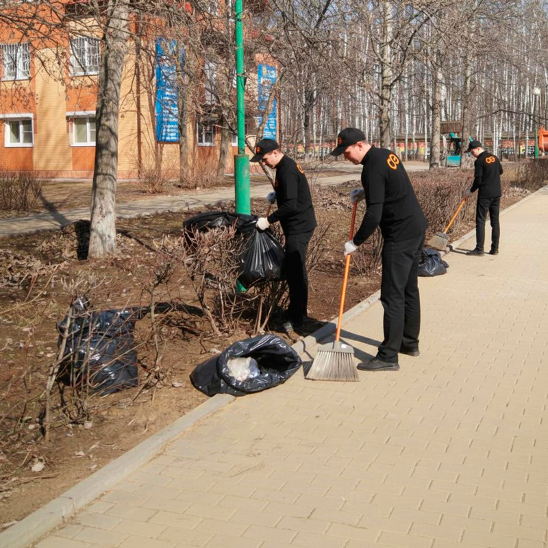 Уборка листьев в Козловке